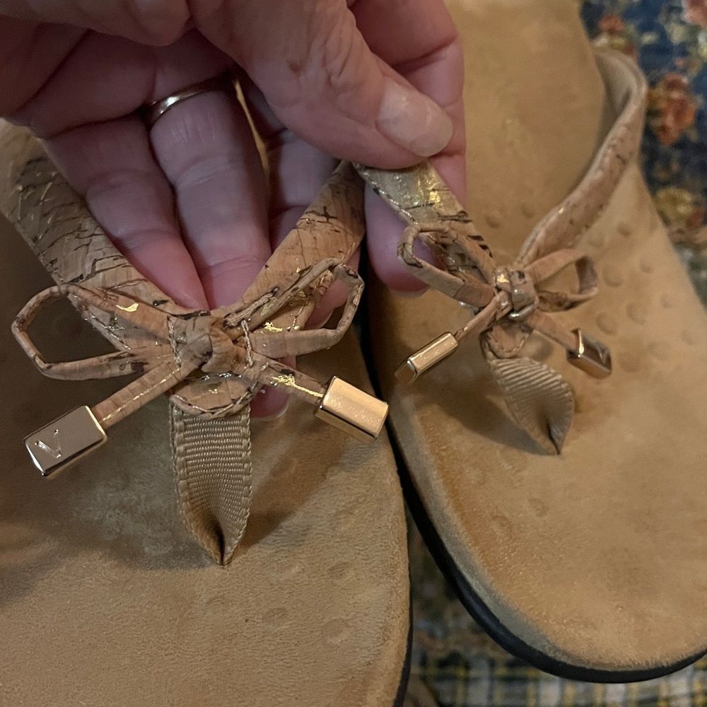 Vionic sandals - Picture 3 of 4